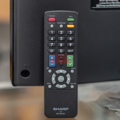 LED TV Sharp 24 นิ้ว รุ่น LC-24LE150M สภาพใหม่มาก มีกล่อง ขายถูก
