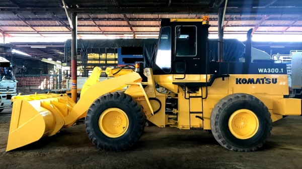 ขายด่วนรถตัก KOMATSU WA300 สภาพสวย พร้อมใช้งาน 100\% ไม่มีหยด 0910655915