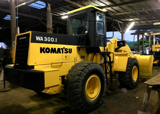 ขายด่วนรถตัก KOMATSU WA300 สภาพสวย พร้อมใช้งาน 100\% ไม่มีหยด 0910655915