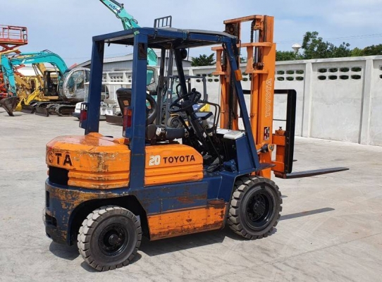 ขายด่วนรถยกTOYOTA5FG20ยก2ตันเสาสูง3เมตรยางตัน4เส้นรถนอกสวยๆนำเข้ายังไม่เคยใช้งานในเมืองไทยเลย