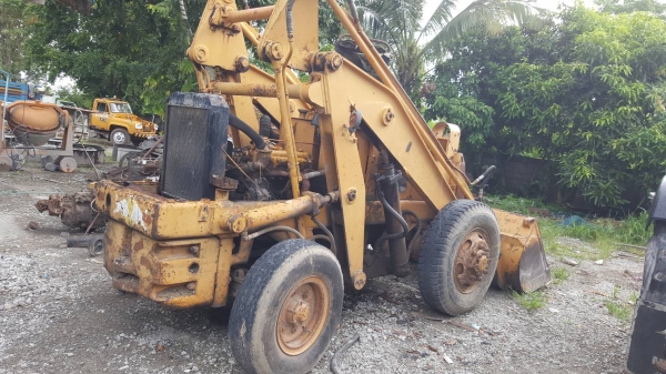 ขาย รถตัก KOMATSU SD20 สภาพพร้อมใช้งาน ราคาถูก