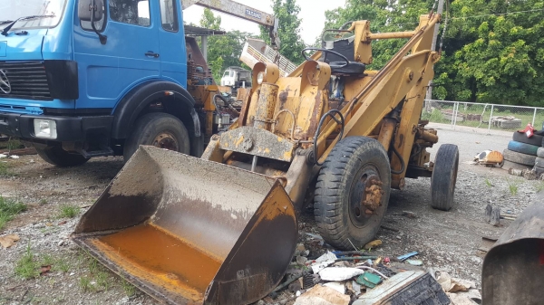 ขาย รถตัก KOMATSU SD20 สภาพพร้อมใช้งาน ราคาถูก