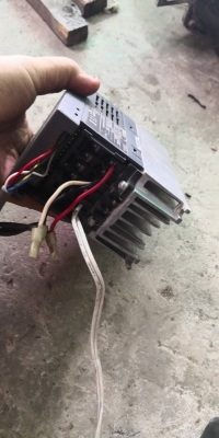 2700 บ.ส่งถึงบ้านฟรี โทร 083-2000058 LINE ID: line832923 มอเตอร์เกียร์ทดรอบแบบหัวเกียร์ทดออกด้านข้างทำมุม 90 ํ กับตัวมอเตอร์  ยี่ห้อ NISSEI ขนาด 200 W.  ขนาดเพลาขับโต 22 mm. พร้อมอินเวอร์เตอร์ยี่ห้อMitsubishi ขนาด200W พร้อมต่อเสียบไฟบ้าน220 V.