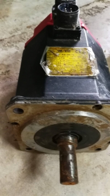 1,800 บ.ส่งถึงบ้านฟรี โทร 083-2000058 LINE ID: line832923 AC SERVO MOTOR ยั่ห้อ FANUC ใช้ทำตัวขับเคลื่อนของเครื่องจักรต่างๆ ของแขนกลหรือใช้ทำเป็นตัวผลิตไฟฟ้าจากการหมุนได้