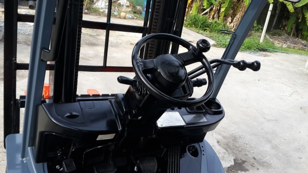 ขายรถยกโฟล์คลิฟท์ Toyotaขนาด 2.5ตัน เสาสูง 4 เมตร  (รถนอก )