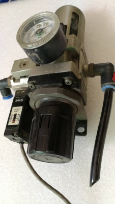 ตัวละ 300 บ.ส่งถึงบ้านฟรี โทร  083-2000058 LINE ID: line832923 ชุดอุปกรณ์ดักน้ำดักฝุ่นในระบบลมและหมุนปรับแรงดันตามต้องกาาของอุปกรณ์ ยี่ห้อ SMC(มีหลายตัว)