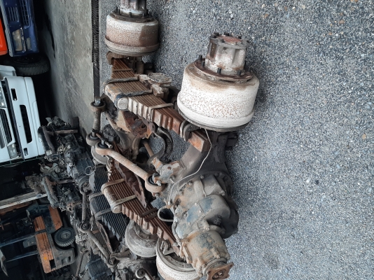 แท่น พร้อม เพลา คานหน้า แหนบ 1 ชุด Nissan 430