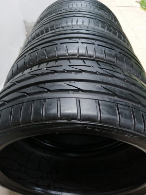 ยาง Bridgestone S001 225 35 19 ปี18 สภาพ95\%  ดอกเต็ม ไม่มีปะ ใช้ยาว ราคาไม่แพง
