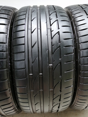 ยาง Bridgestone S001 225 35 19 ปี18 สภาพ95\%  ดอกเต็ม ไม่มีปะ ใช้ยาว ราคาไม่แพง