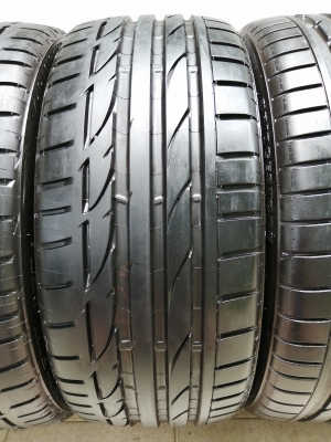 ยาง Bridgestone S001 225 35 19 ปี18 สภาพ95\%  ดอกเต็ม ไม่มีปะ ใช้ยาว ราคาไม่แพง