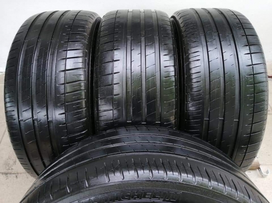 ยาง​ Michelin​ PS4 235​ 45​ 18 กลางปี​18​ เต็ม​ ไม่มีปะ ใช้ยาว ราคาไม่​แพง​