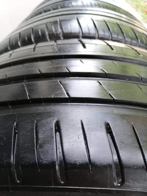 ยาง​ Michelin​ PS4 235​ 45​ 18 กลางปี​18​ เต็ม​ ไม่มีปะ ใช้ยาว ราคาไม่​แพง​