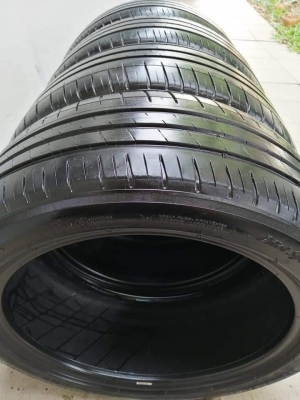 ยาง​ Michelin​ PS4 235​ 45​ 18 กลางปี​18​ เต็ม​ ไม่มีปะ ใช้ยาว ราคาไม่​แพง​