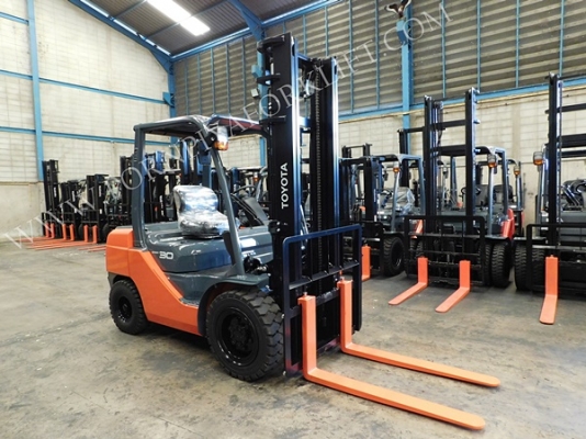 จำหน่าย Forklift TOYOTA 02-8FD30 ใหม่ป้ายแดง จำหน่าย Forklift TOYOTA 02-8FD30 ใหม่ป้ายแดง