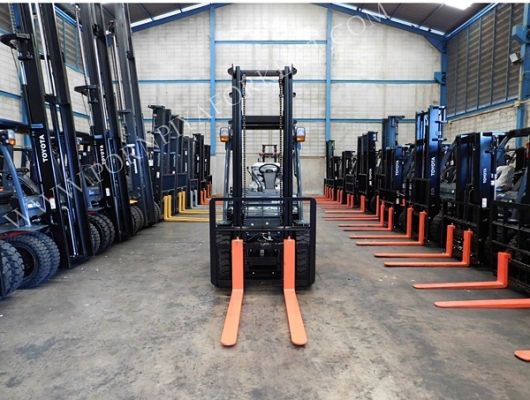 จำหน่าย Forklift TOYOTA 02-8FD30 ใหม่ป้ายแดง จำหน่าย Forklift TOYOTA 02-8FD30 ใหม่ป้ายแดง