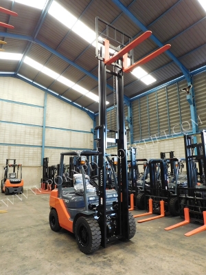 จำหน่าย Forklift TOYOTA 02-8FD30 ใหม่ป้ายแดง จำหน่าย Forklift TOYOTA 02-8FD30 ใหม่ป้ายแดง