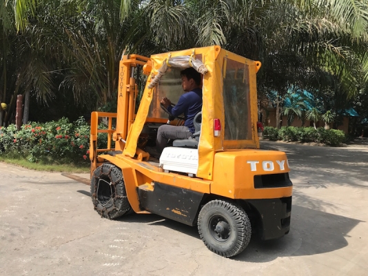ขายFORKLIFT TOYOTA FG20(2ตัน)งากระดก(ล้อหน้าคู่) เสา3.0เมตร สวยเดิมจากญี่ปุ่น ยังไม่เคยใช้ในไทย 165,000เท่านั้น!!