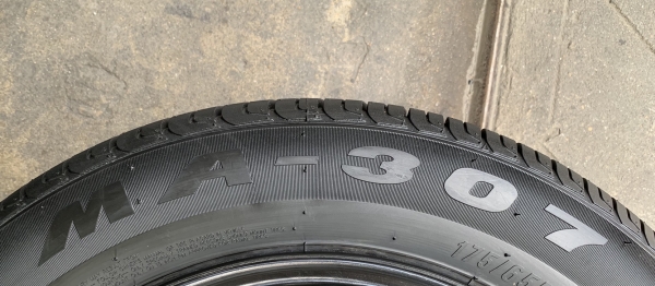 ยางใหม่ป้ายแดง 175-65-15 Maxxis ปี 19 ตุ่มเด้งๆ เส้นสีจัดจ้านทุกเส้น ยางใหม่ป้ายแดง 175-65-15 Maxxis ปี 19 ตุ่มเด้งๆ เส้นสีจัดจ้านทุกเส้น