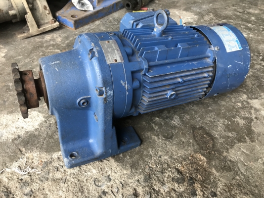 ขายมอเตอร์เกียร์ Cycro drive Sumitomo made in Japan อัตราทด 1:11 มีระบบเบรคในตัว เพลาออกประมาณ 130รอบต่อนาที สภาพสวยเดิมๆ หมุนนิ่ม พร้อมใช้งาน