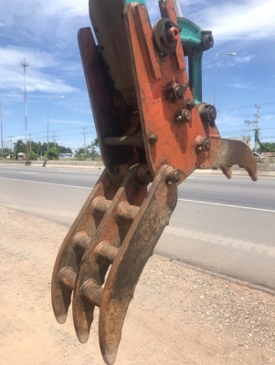 ขายรถขุด KOMATSU PC30-7E ปากคีบ (3,xxx ชั่วโมง) นำเข้าเองจากญี่ปุ่น สภาพพร้อมใช้ มีVDOการทำงานครับ