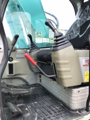 ขายรถขุด KOBELCO SK135SR ลายหัวกระแทก นำเข้าเองจากญี่ปุ่น สภาพสวยพร้อมใช้ มีVDOการทำงานครับ