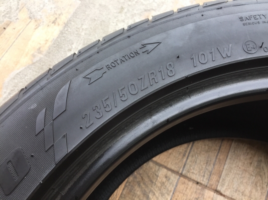 235-50-18 ยาง MAXXIS ปี 15 ปลายปี ชุด 4 เส้น 3500 แยกคู่ 2000 ยางสวยไม่มีปะไม่บวมดอกยางเหลือเยอะเอาไปวิ่งกันใด้อีกยาวค่ะ ราคาพร้อมใส่ ร้านอยู่กระทุ่มแบน  ### ราคาไม่รวมส่ง ต่างจังหวัดส่งได้ ### #### ไม่มีเก็บปลายทางโอนเงินส่งของ #### #### ถ้าคิดว่าแพงผ่าน