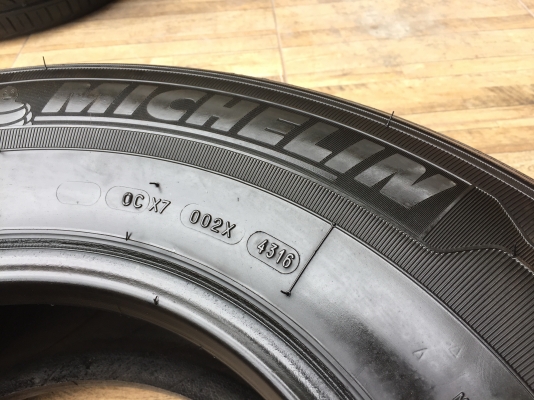 225-75-14 ปี 18 1 ปี 16 1 ยาง MICHELIN XCD 2 เส้น 1900 ยางสวยไม่บวมไม่กินข้างดอกยางเหลือเยอะเอาไปวิ่ 225-75-14 ปี 18 1 ปี 16 1 ยาง MICHELIN XCD 2 เส้น 1900 ยางสวยไม่บวมไม่กินข้างดอกยางเหลือเยอะเอาไปวิ่