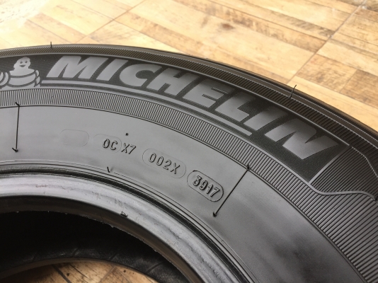 225-75-14 ปี 17 ยาง MICHELIN XCD 2 เส้น 1900 ยางสวยไม่บวมไม่กินข้างดอกยางเหลือเยอะเอาไปวิ่งกันใด้อีก