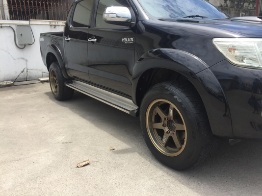 TE37 ขอบ 18 กว้าง9.5 10.5 พร้อมยาง NITTO 420  265-60-18 ยาง ปี14 3 ปี13 1 ราคา 12500 ล้อสวยไม่มีดุ้งไม่มีเบียดไม่ซ่อมสีเดิมยางไม่บวมไม่กินข้าง ดอกยางเหลือเยอะเอาไปวิ่งกันใด้อีกยาว ราคานี้ขายขาดไม่รับเทิน ร้านอยู่กระทุ่มแบน  ### ราคาไม่รวมส่ง ต่างจังหวัดส่