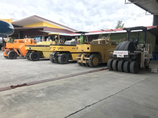 ขายรถบด4ตันKOMATSUรุ่นJV40CW-2นำเข้าญี่ปุ่นไม่เคยใช้งานในไทย หน้าเหล็กหลังยาง ขับ2เพลาเอวอ่อน เครื่อ