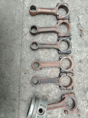 ขายก้านสูบHO7C ทั้งหมด6ก้านราคา3000โทรครับ095-8879573