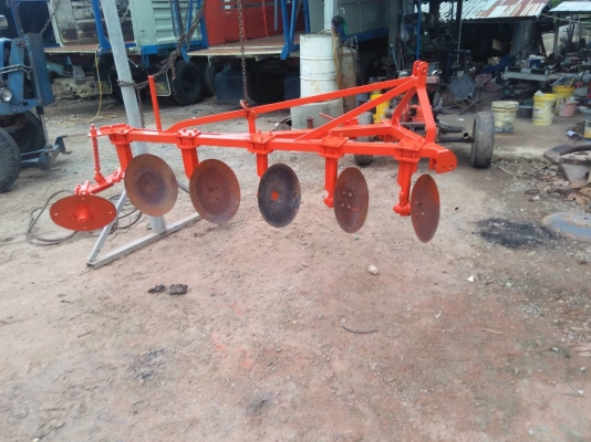 ผานบุกเบิก5ใบใส่รถไถเล็กสนใจติดต่อมาคับ