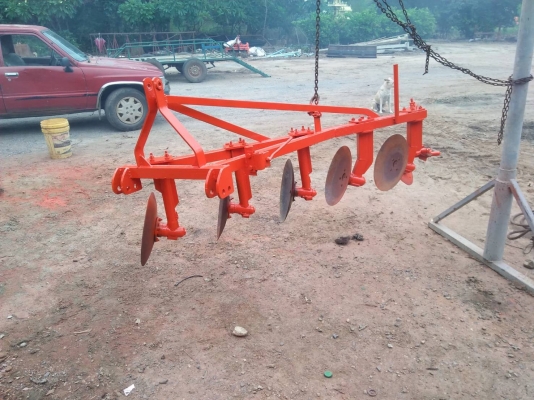 ผานบุกเบิก5ใบใส่รถไถเล็กสนใจติดต่อมาคับ