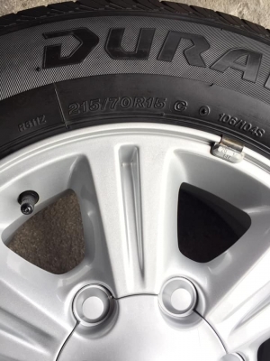 ล้ออีซูซุ15+บริสโตน215/70/15ปี19 ถอดป้ายแดง ใช้งานไปพันโล ดอกยางเต็มๆ สนใจสอบถามได้ครับ