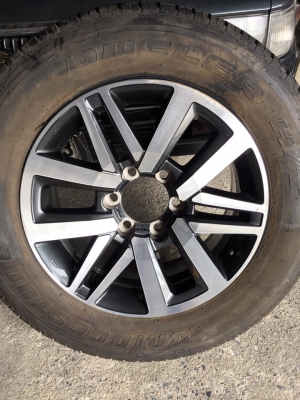 ล้ออ่ะไหล่โตโยต้า18+บริสโตน.265/60/18ปี15 ไม่เคยใช้งาน ราคา2900บ.สนใจถามได้ครับ