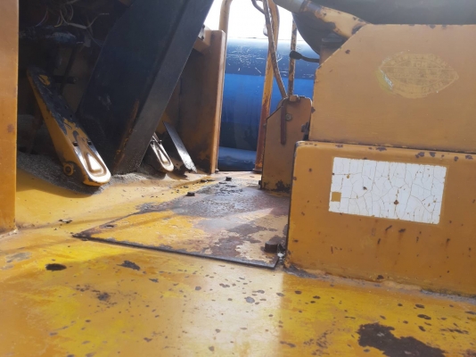 ขายรถตักล้อยาง TCM 830