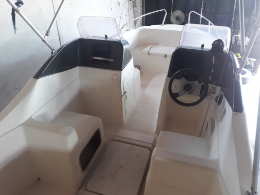 เรือตกปลา Yamaha SRV20F ((เรือเปล่าๆ)) ไม่รวมเทเลอร์ เรือตกปลา Yamaha SRV20F ((เรือเปล่าๆ)) ไม่รวมเทเลอร์