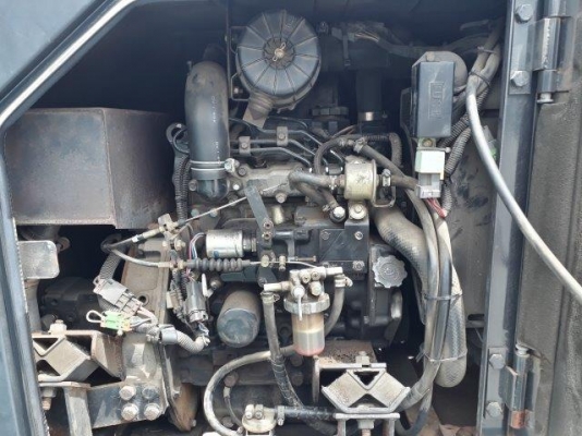 เครนขาแมลงมุม UNIC URW375CD-RSA ยกได้ 2.93 ตัน มือสองญี่ปุ่น