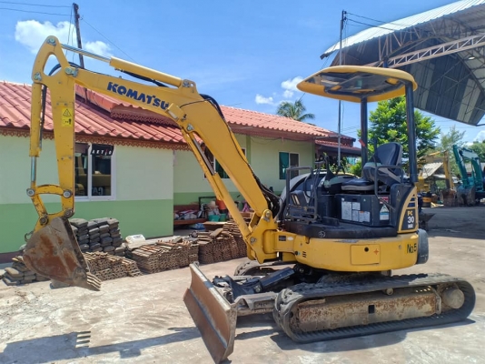 ขายจ้า..KOMATSU PC30MR-3 เก่านอกแท้  เดิมๆๆ   สภาพสวย  ใช้งานมาน้อย  ผานสไลด์ ได้  โทร 089-3818694จ๊อย