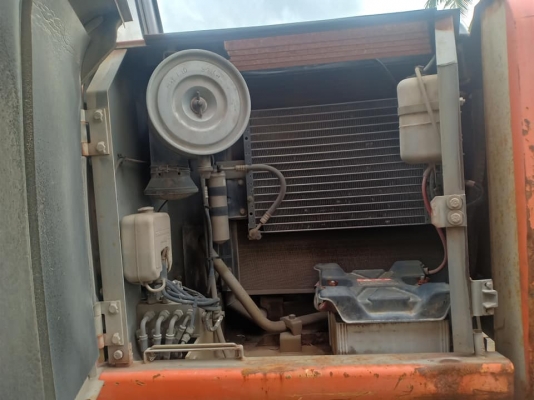 ขายจ้า..HITACHI EX120-5 เก่านอกแท้  เดิมๆๆ  มีลายแย๊ก ใช้งานมา 6,xxx ชั่วโมง  สภาพสวย พร้อมใช้ โทร 089-3818694 จ๊อย