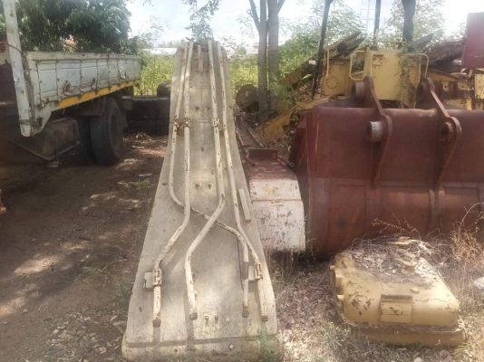 Caterpillar 325/ บูมยาวรถแม็กโคร แค็ตเทอร์ฟิลล่า/ บูม+อาร์ม + กระบอกอาร์ม+บุ้งกี๋