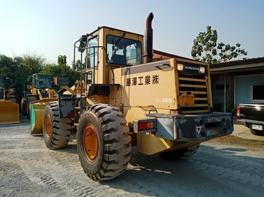 ขาย KOMATSU WA300-1 ซีเรียล 31,xxx นำเข้าจากญี่ปุ่น โทร&bull;090-986-2521 อ๊อบ