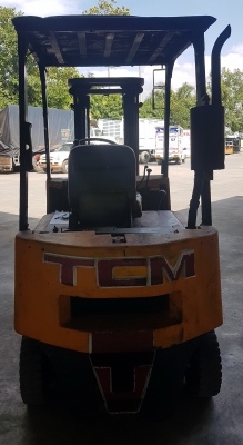 ขายรถโฟล์คลิฟท์ TCM รุ่น FD15Z16 เครื่องยนต์ดีเซล ขนาด 1.5 ตัน เสาสูง 3 เมตร
