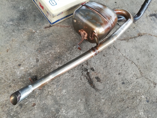 ขาย. ท่อเดิม vios.โฉม ปี 07- 13.  มือ 2.แท้ติดรถ.ไม่ผุ.ไม่รั่ว  สภาพอื่นๆโดยรวมตามรูป เลยครับ.  ขาย . ราคา 1,000 บาท. รวมส่ง ปณ.  อยู่ในเมืองลำปาง.มาดูได้ครับ.   .สนใจโทร สอบถามได้ครับ. 084-7409635.   ขอบคุณครับ