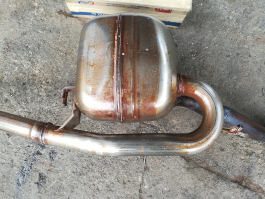 ขาย. ท่อเดิม vios.โฉม ปี 07- 13.  มือ 2.แท้ติดรถ.ไม่ผุ.ไม่รั่ว  สภาพอื่นๆโดยรวมตามรูป เลยครับ.  ขาย . ราคา 1,000 บาท. รวมส่ง ปณ.  อยู่ในเมืองลำปาง.มาดูได้ครับ.   .สนใจโทร สอบถามได้ครับ. 084-7409635.   ขอบคุณครับ