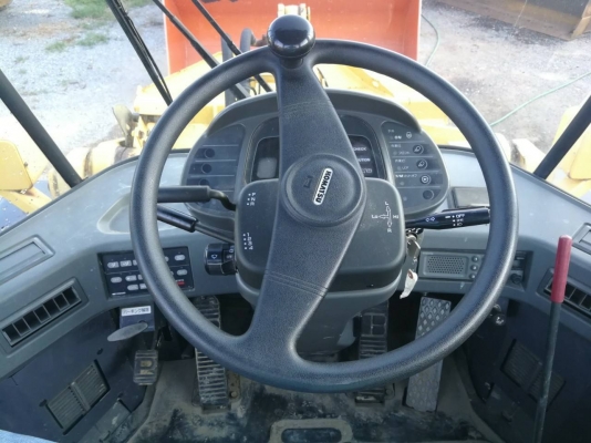 ขาย รถตักล้อยาง KOMATSU WA 200-3 นำเข้าจากญี่ปุ่นโดยตรง โทร.090-986-2521 อ๊อบ