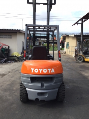 ขาย โฟรคลิฟท์ โตโยต้า รุ่น 6   เครื่อง ดีเซล