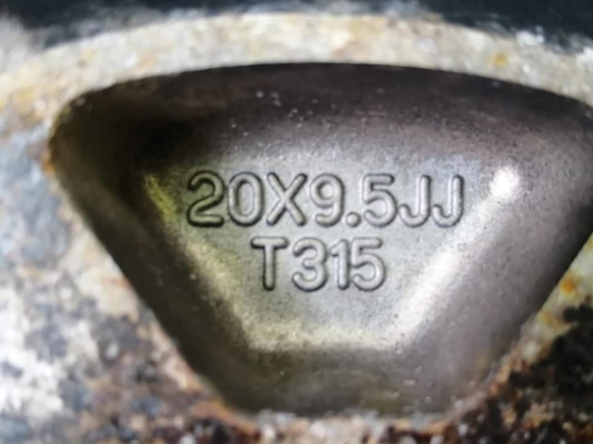 ล้อVossen ขอบ20 สภาพสวย ไม่มีซ่อม ราคาไม่แพง