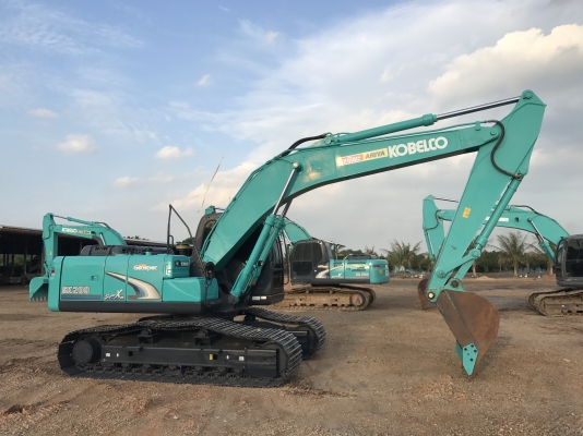 ขายKOBELCO SK200-8 Super-XM (รุ่นสุดท้าย)4600 ชั่วโมง สภาพสวยมาก สนใจติดต่อ 081-4283210