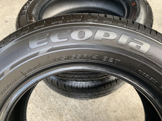 ยางใหม่ป้ายแดง 175-65-14 Bridgestone ปี 19 ยางเต็มๆ ตุ่มเด้งๆ สีชัด ยางใหม่ป้ายแดง 175-65-14 Bridgestone ปี 19 ยางเต็มๆ ตุ่มเด้งๆ สีชัด
